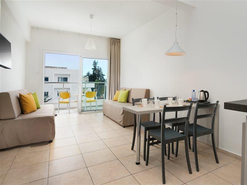 梅菲尔花园公寓 Paphos 外观 照片